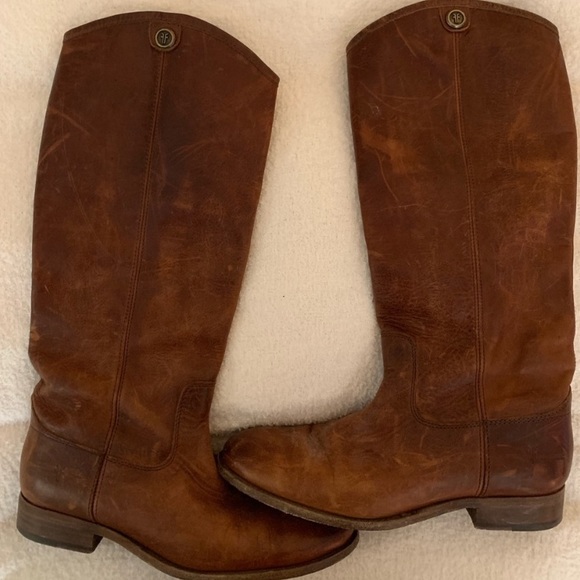 Size 8 Frye boots - Picture 1 of 6